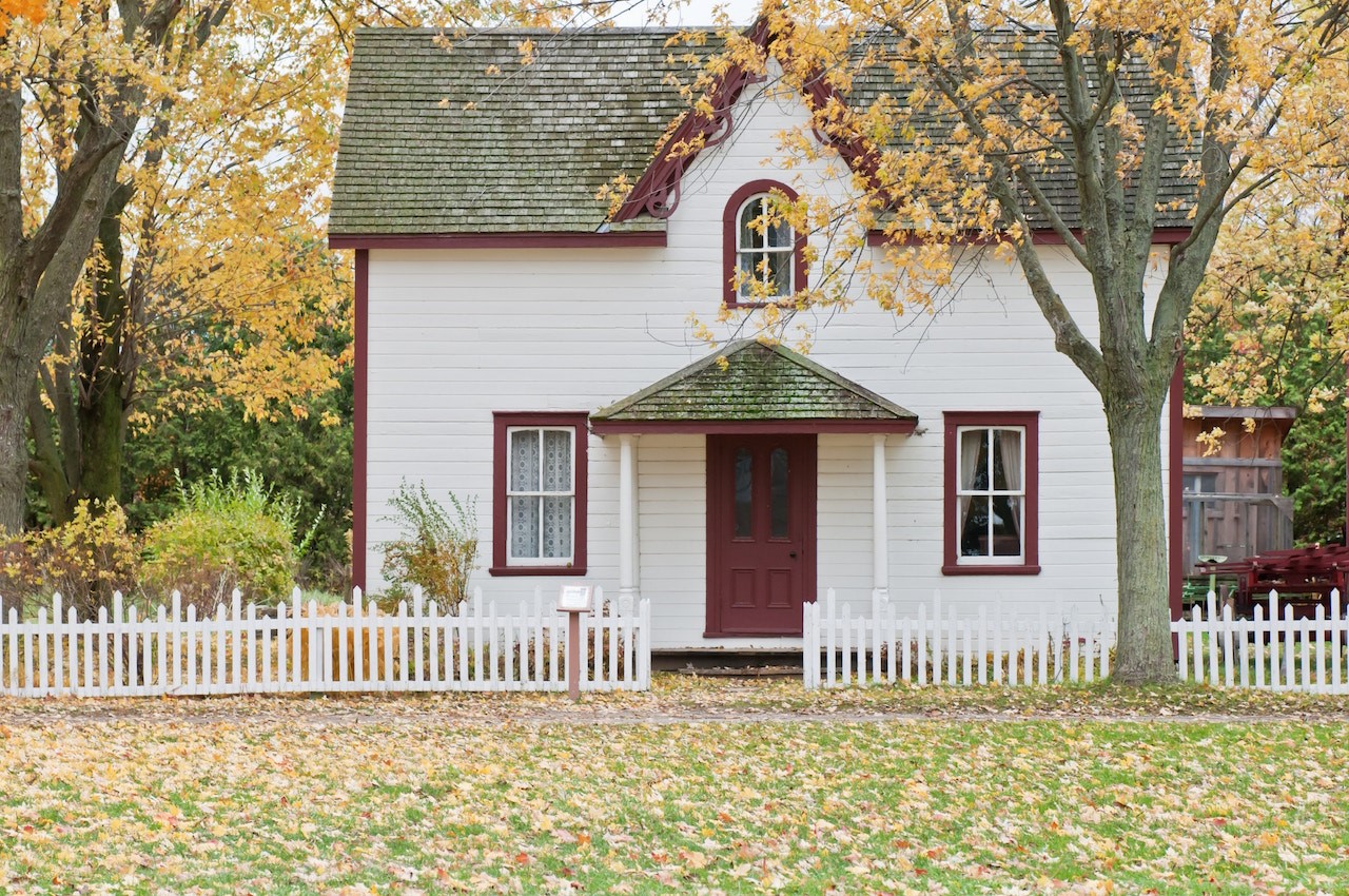 6 tips to spice up your curb appeal this fall