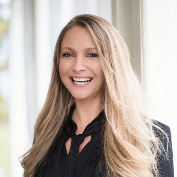 Sarah Burbage Headshot